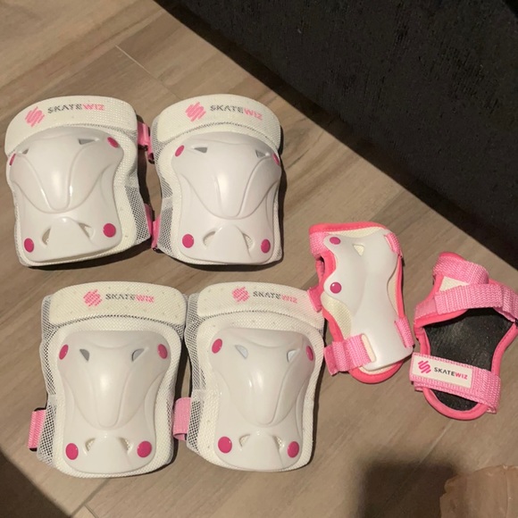Safety gear, white